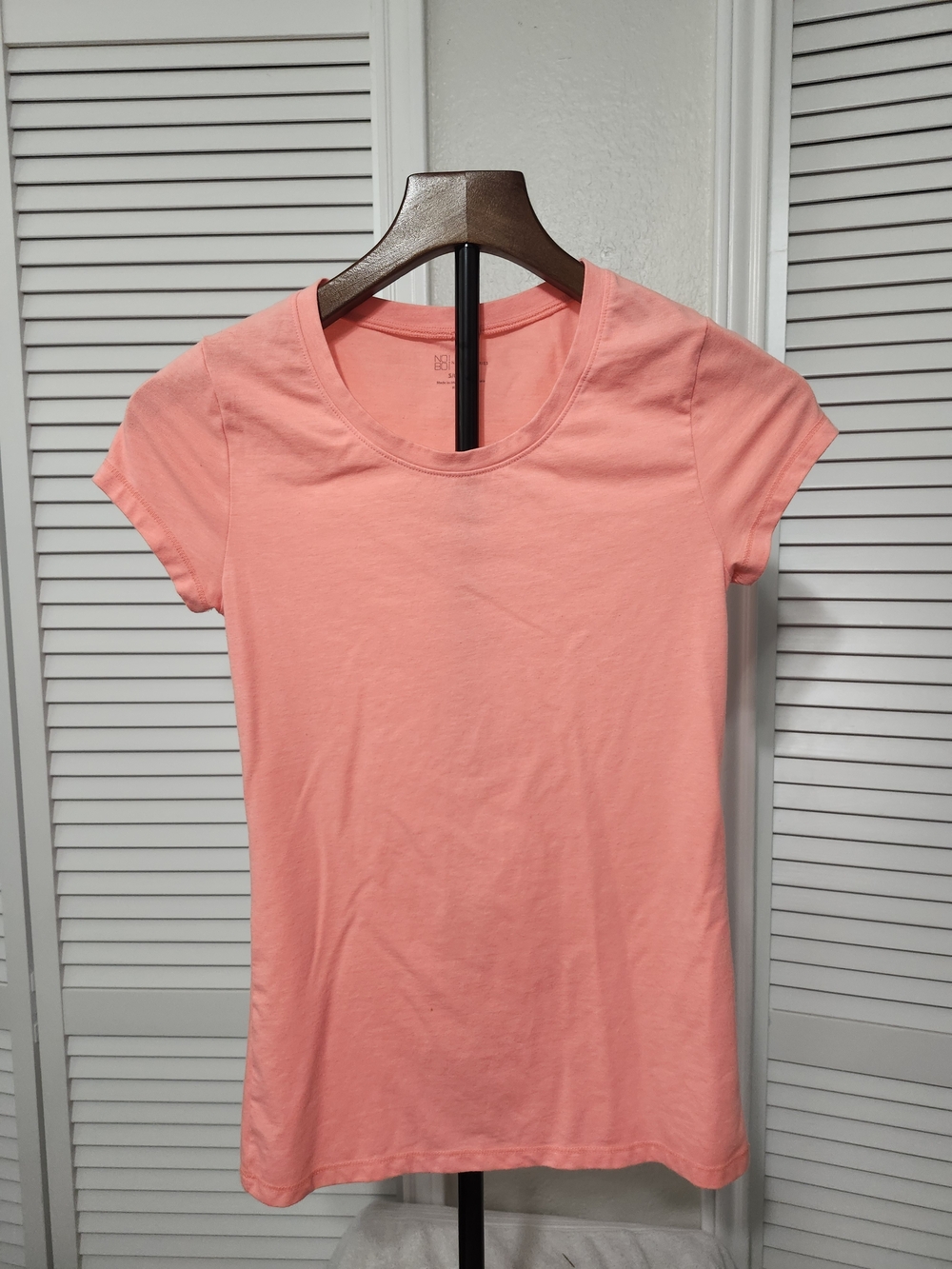 No Boundaries Coral Pink Scoop Neck Short Sleeve Tee